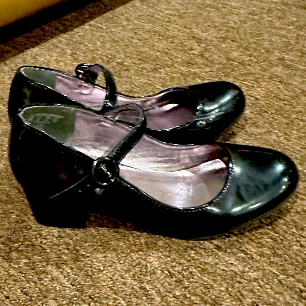 SM New York Black Kids Shoes Girks heels Sz 4 strap Mary Jane EUC!